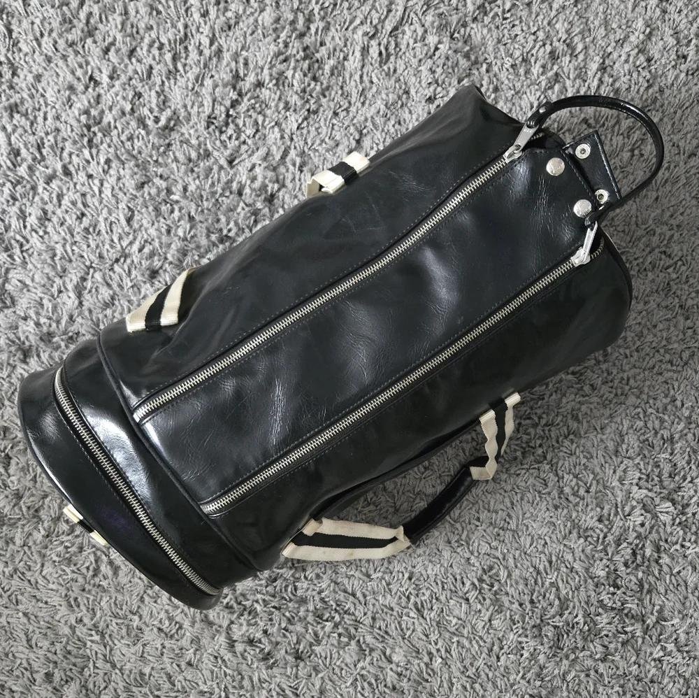 Fred Perry Black and White Duffel Bag Classic Athletic Design - Picture 2 of 9